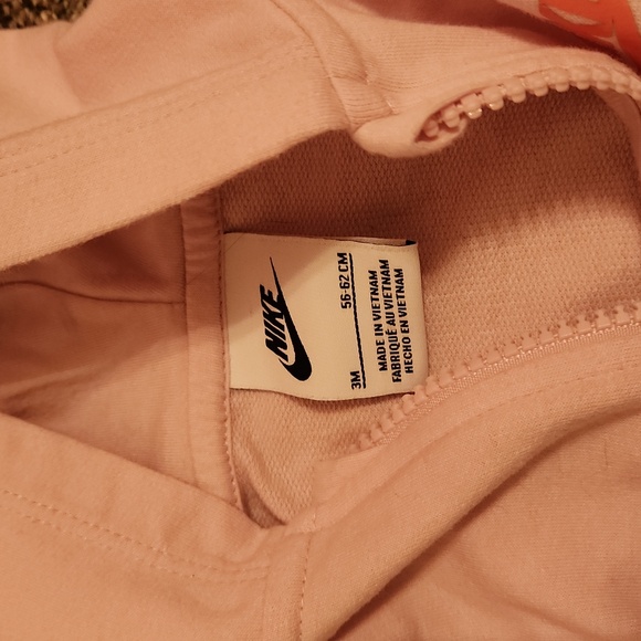 Nike Jacket - Picture 2 of 3